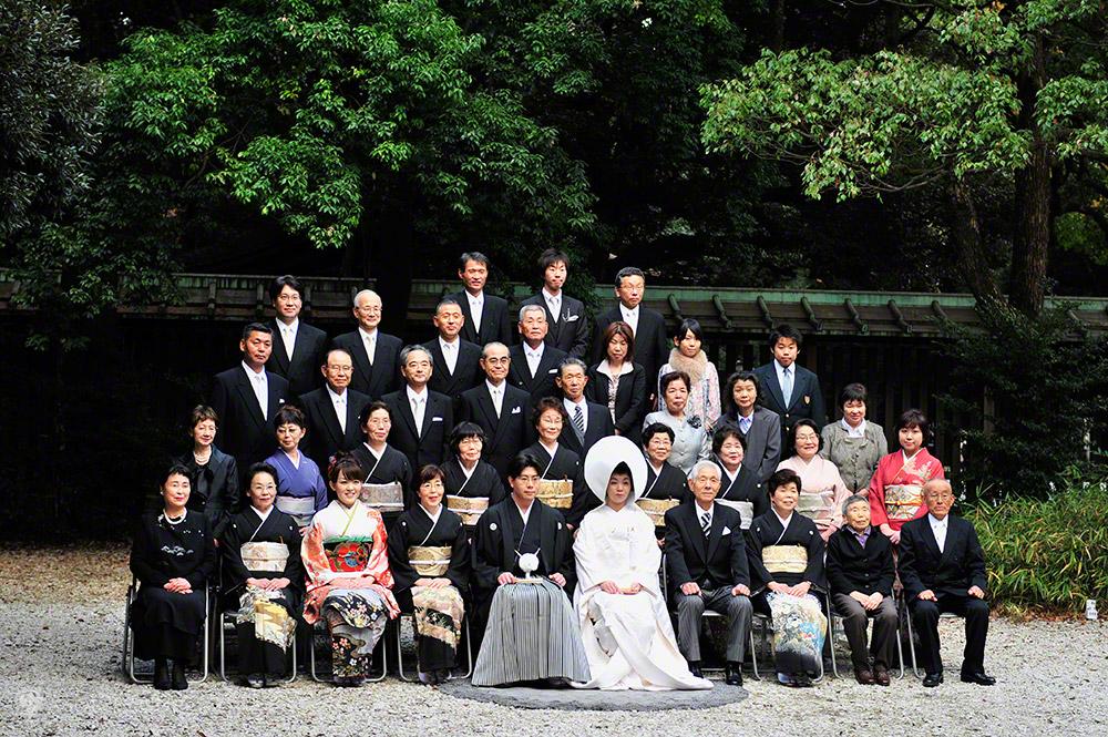 Photo des mariés et leurs familles proches
